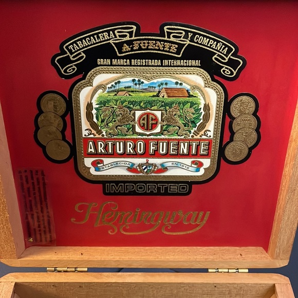Hemingway Gran Reserva Arturo Fuente Cigar Wooden Medium Case Box - Picture 4 of 8
